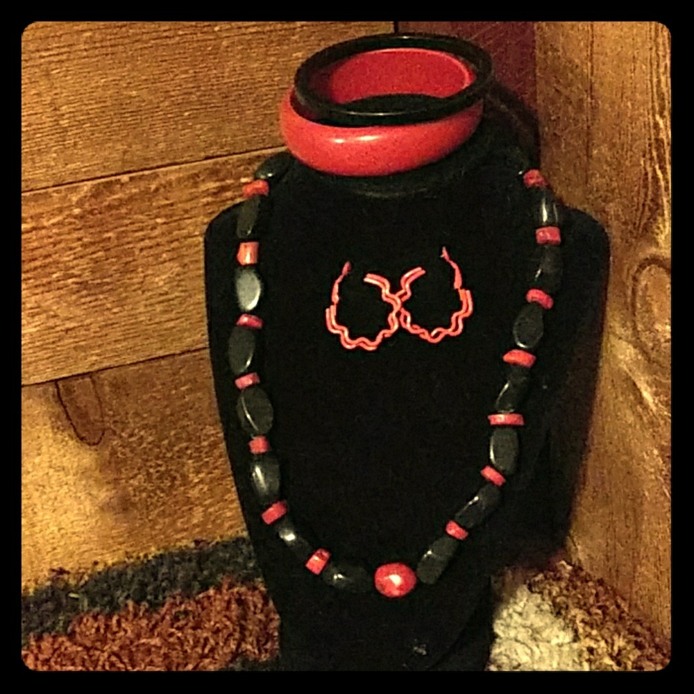 Coral and Onyx 4 piece Jewelry Set